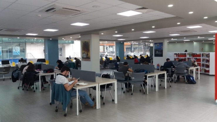 Çoban Mustafa Paşa Kütüphanesi Öğrencilerin Cazibe Merkezi Oldu