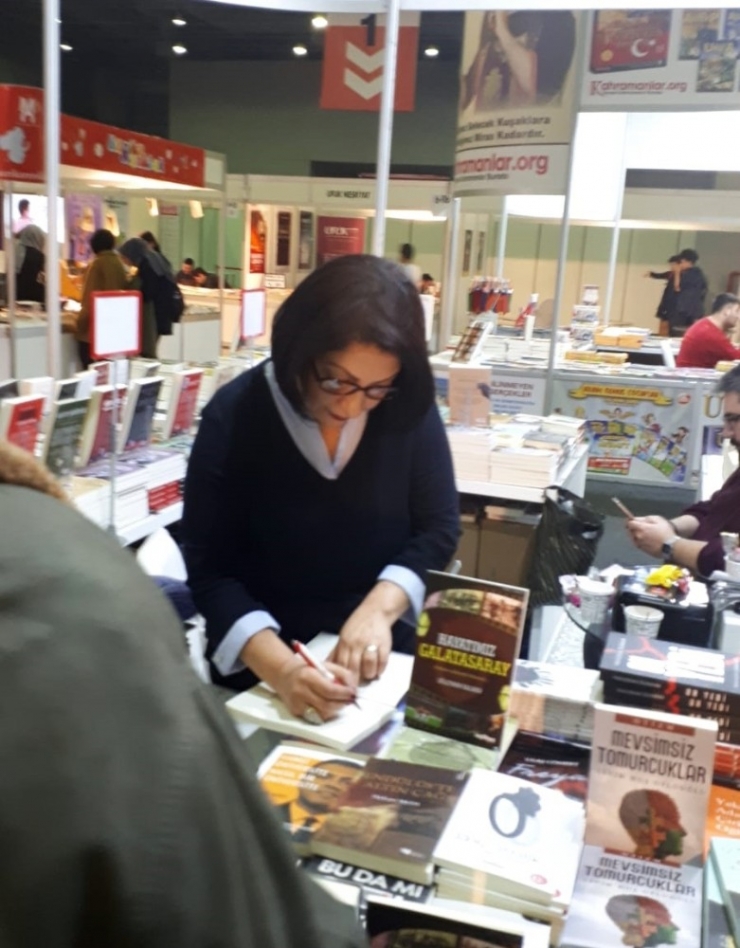 Otizmli Çocuğuyla Yaşadıklarını Bu Kitapla Anlattı