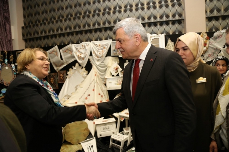 Ko-mek Sergisinde Yoğun İlgi