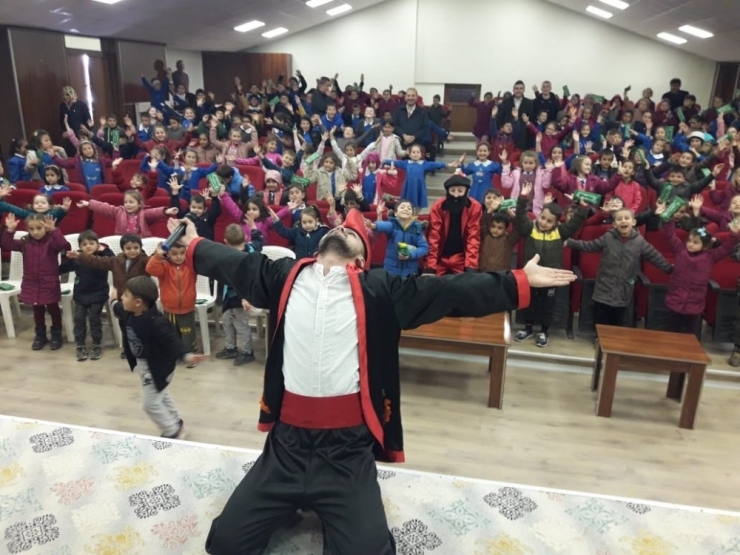 Pazarlar’da Tiyatro