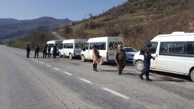 Bafra’da Okul Servis Araçlarında Yolcu Denetimi