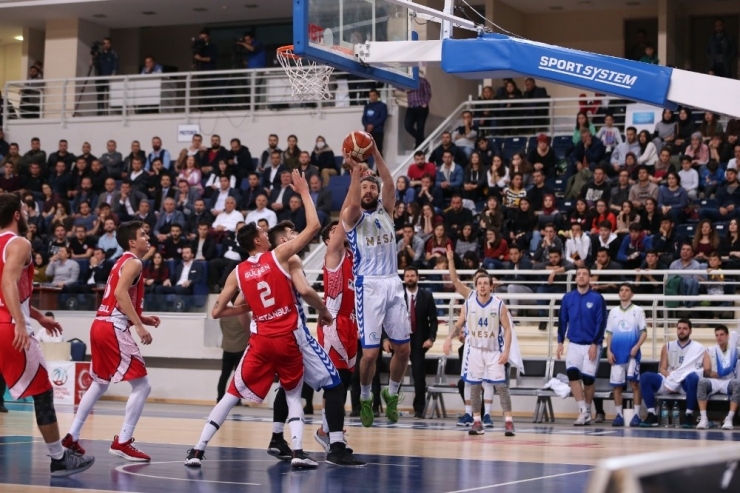 Denizli Basket Ups Spor’u Farklı Geçti