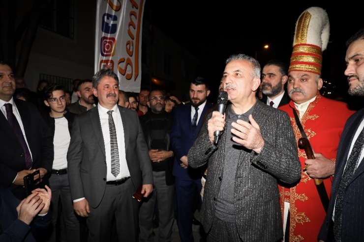 Mhp’li Gençlerden Cumhur İttifakı’nın Adayına Sürpriz Karşılama