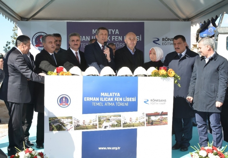 Rönesans Eğitim Vakfı’ndan Eğitime Katkı