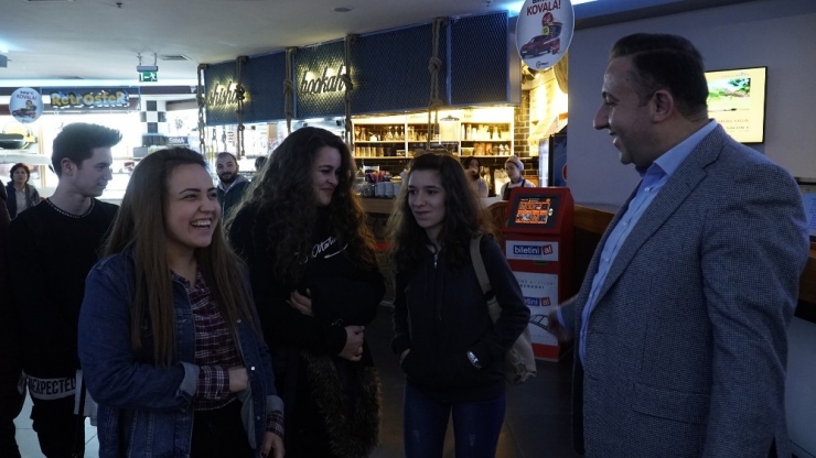 Siyasete Sinema Molası