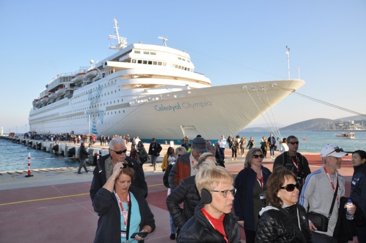 Türkiye’ye Gelen Kruvaziryerlerin Yüzde 58.7’si Kuşadası’na Demirliyor