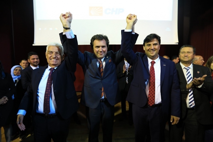 Muğla Büyükşehir Başkanı Gürün, Fethiye’de Sloganlarla Karşılandı