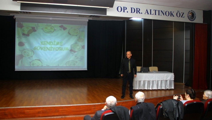 “Özgüven Ne Değildir” Adlı Seminer Kartal’da Düzenlendi