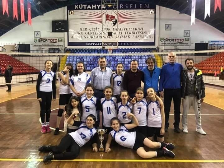 ’Midi Kızlar’ İl Şampiyonu Oldu