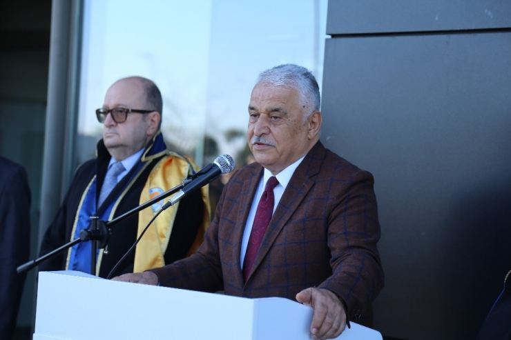 Yangın Çıkan Üniversitede Eğitime Kaldığı Yerden Devam Edildi