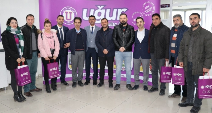 Uğur Koleji Açılıyor