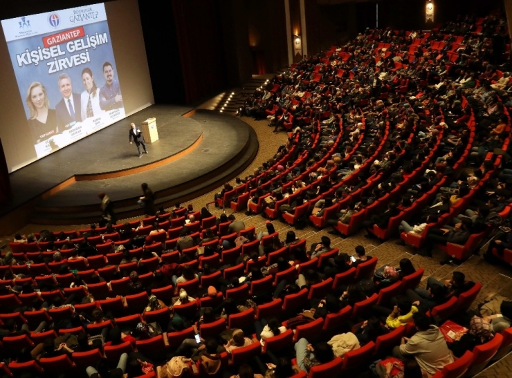 Ünlü Spikerden Gaün’e Övgü