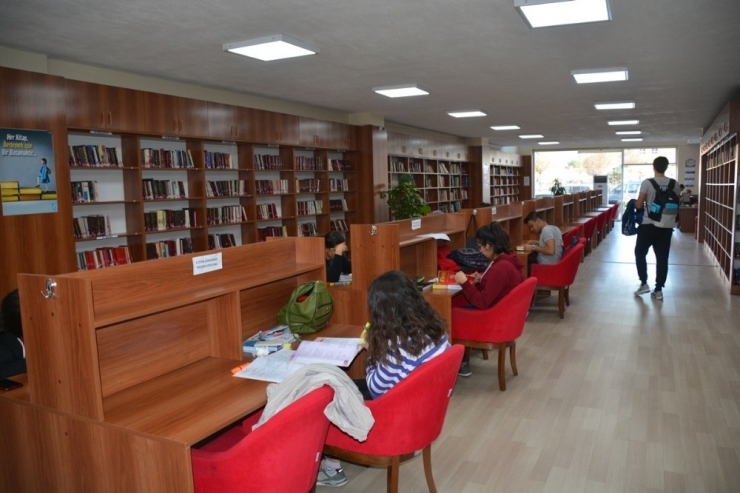 Aliağa’nın Kültür Birikimi: Nadir Nadi Kütüphanesi