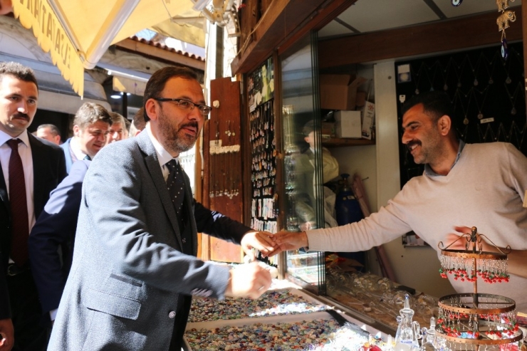 Bakan Kasapoğlu, Ak Parti Adayı Kaya’ya Destek İstedi