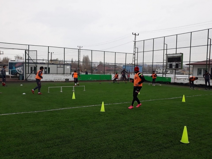 Kars 36 Spor’da Bal Ligi Heyecanı