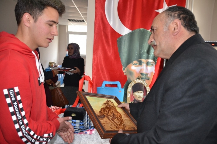 Şenkaya’da Eğitime Destek Kermesi Düzenlendi