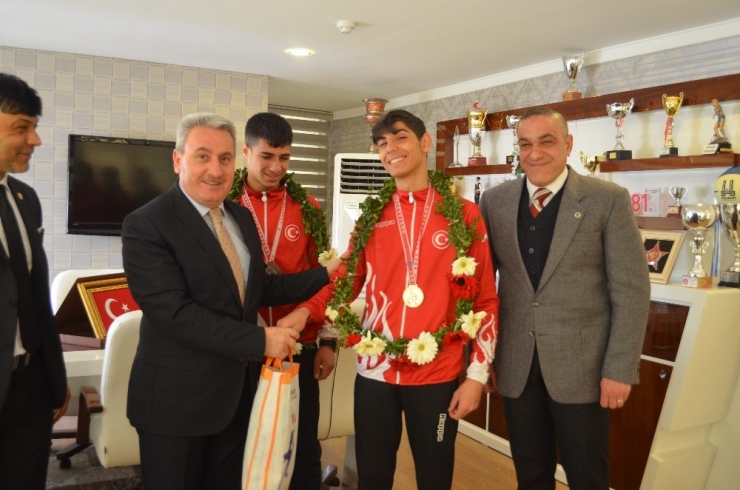 Ringin Şampiyonları Gsim’deydi