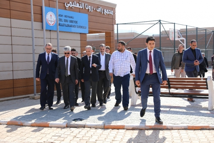 Vali Doğan Reyhanlı Eğitim Köyü’nü Ziyaret Etti