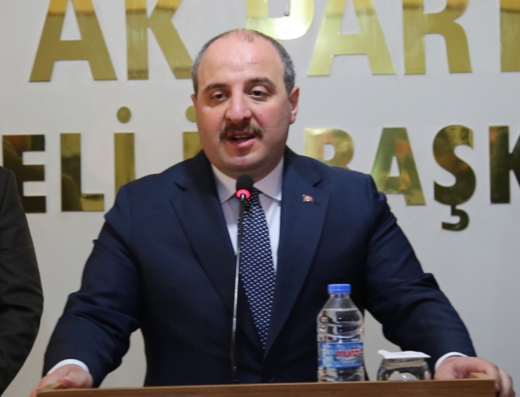 Bakan Varank: "Bizim Gönderdiğimiz Paraları Kandil’e Peşkeş Çektiler"