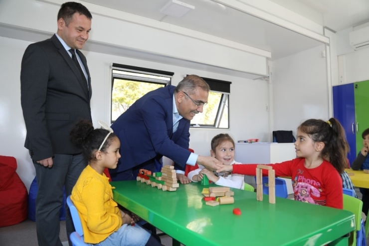 Unıcef’ten Yüreğir’e Mobil Sınıf