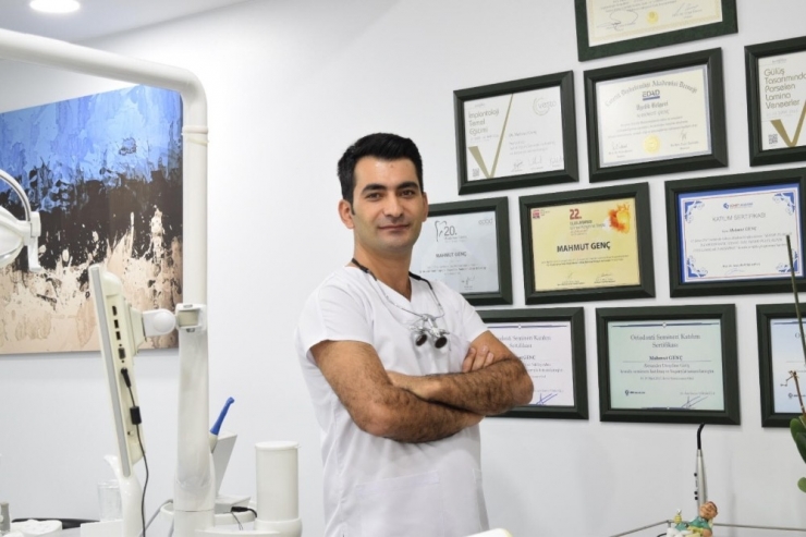 Gülüş Estetiğinde Sadece Dişler Önemli Değil