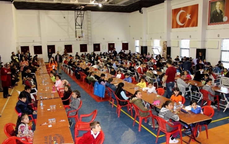 Öğrenciler Abc Bağlama İle Zeka Geliştiriyor