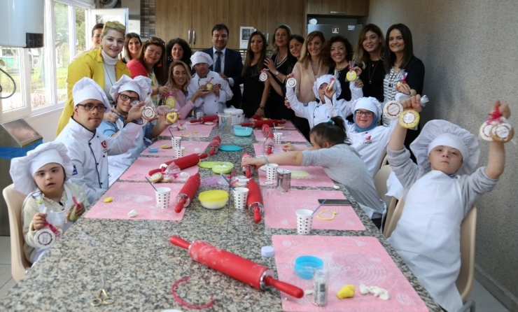 Kocaelili Anneler, Özel Çocuklarla Birlikte Kurabiye Yaptı