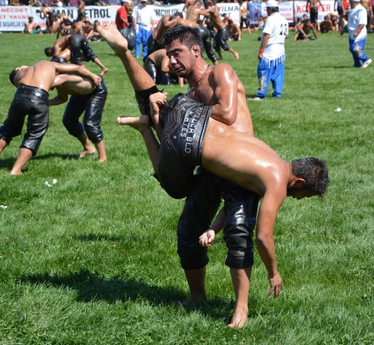 Antalya’nın Yağlı Pehlivan Güreş Takvimi Belli Oldu