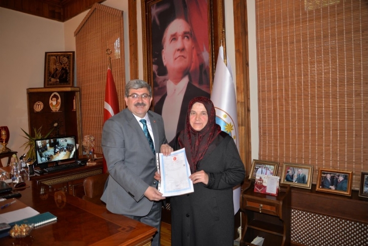 Başkan Can 40 Yıllık Tapu Sorununu Çözdü