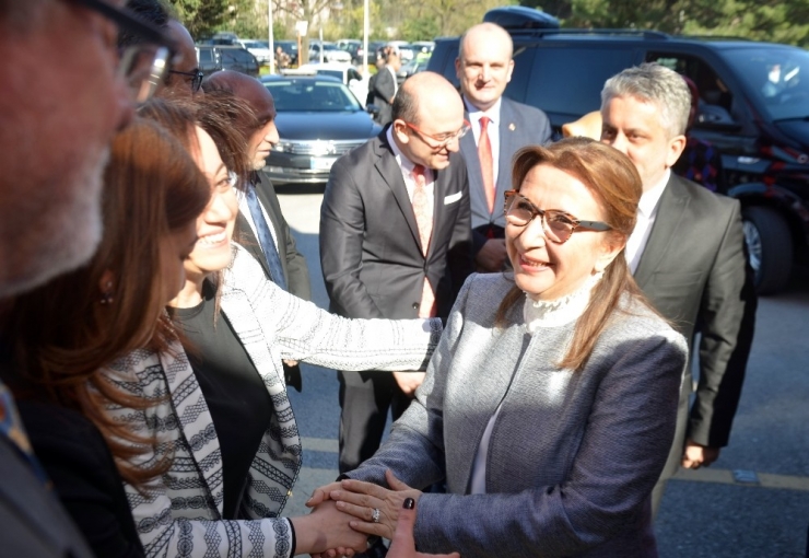 Bakan Pekcan, Bursa’da Sanayici Ve İş Adamlarıyla Bir Araya Geldi