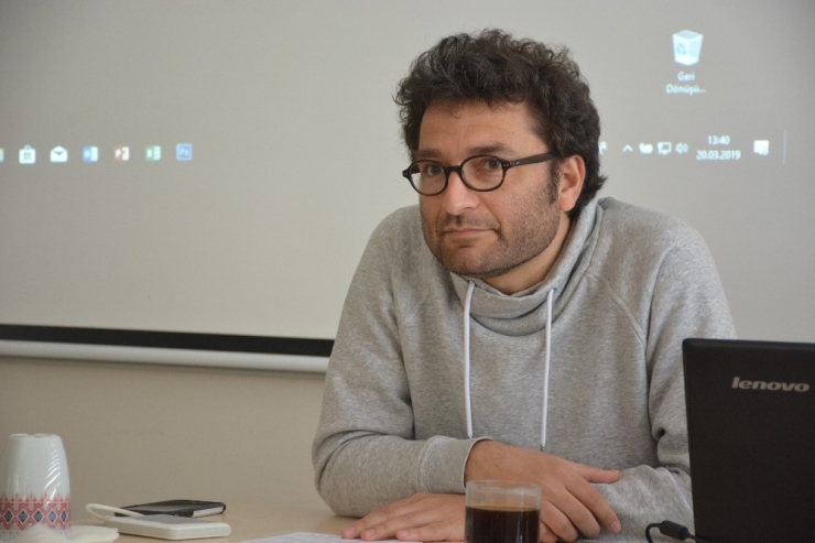 Delier "Sanatçı Sabırlı Olmalıdır"