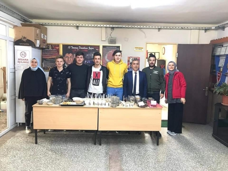 Müzik Odası İçin Kermes Düzenlediler