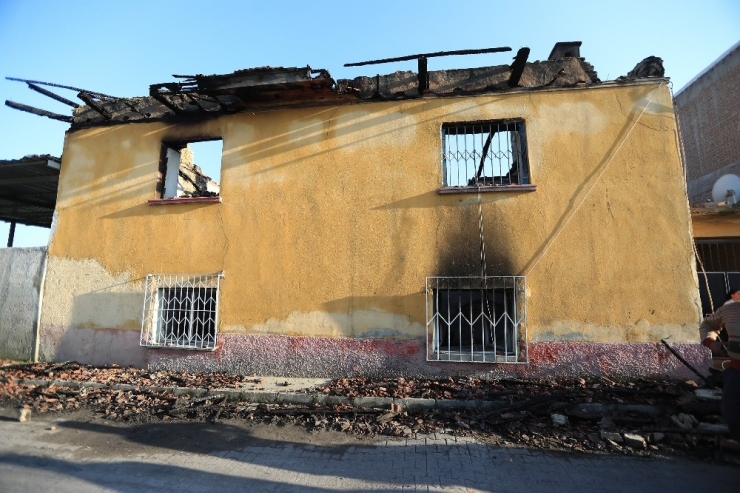 Yangının Yaralarını ‘Sevgi Eli’ Saracak