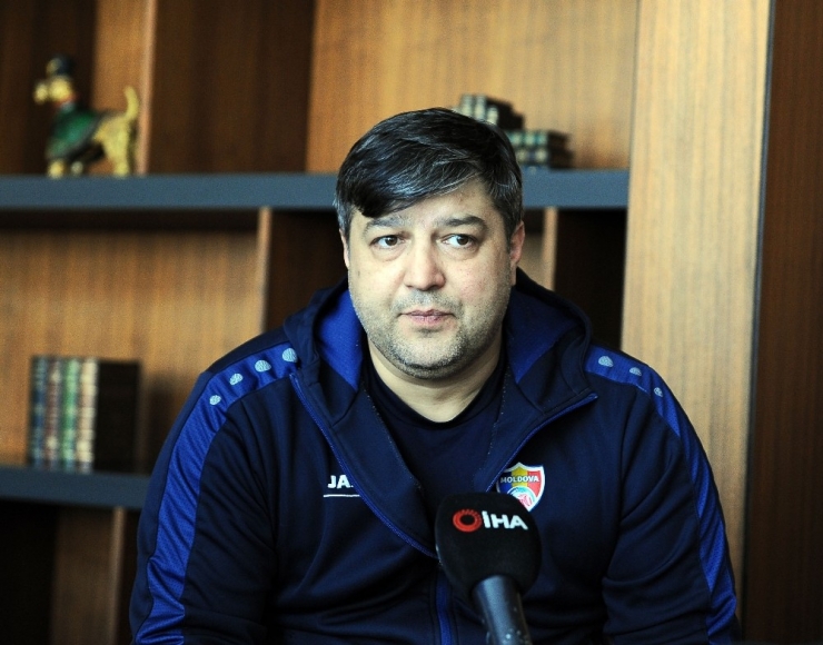 Moldova Futbol Federasyonu Asbaşkanı Hincu: “Moldova Futbolunda Yeni Nesil Çıkarmak Zorundayız”