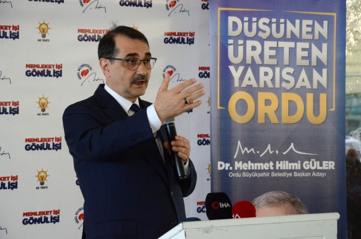 Bakan Dönmez: "İstiklalde Islık Çalanlar, Anadolu’da Miting Yaparken Ezan Okununca Susuyor”