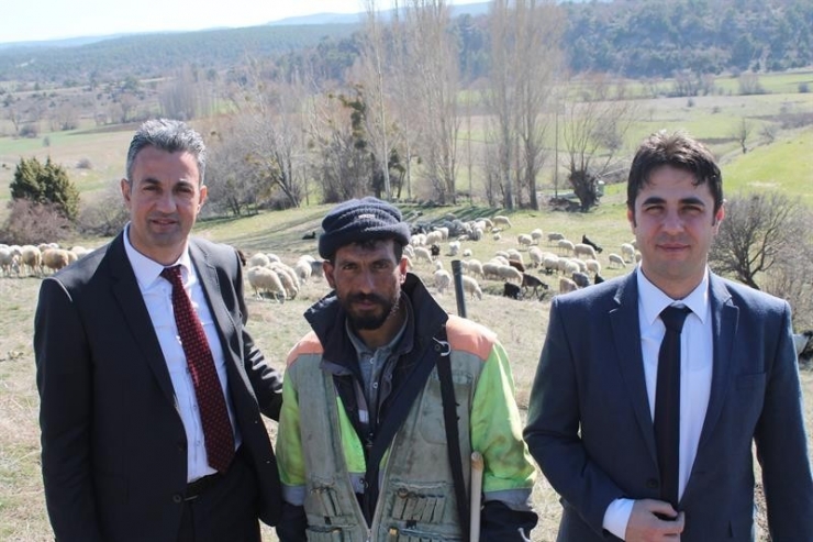 İl Müdürü Yoldaş Çobanların Sorunlarını Dinledi