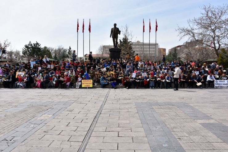 Yemek Yemeyip, Kitap Okudular