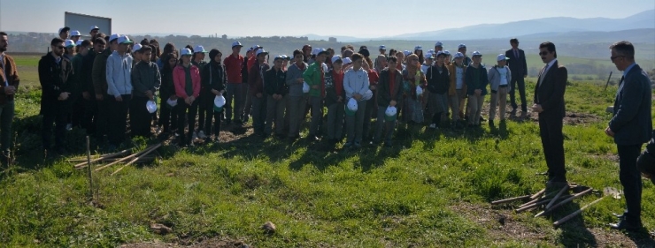 Yüzlerce Fidan Toprakla Buluştu