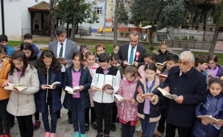 Bafra’da "100. Yıl Anısına 100 Noktada 100’er Öğrenci İle Kitap Okuyoruz" Etkinliği