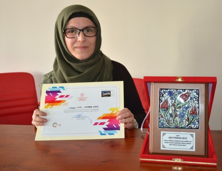 Kitap Okuyarak Kanseri Yendi, ’Sıra Dışı Okur’ Seçildi