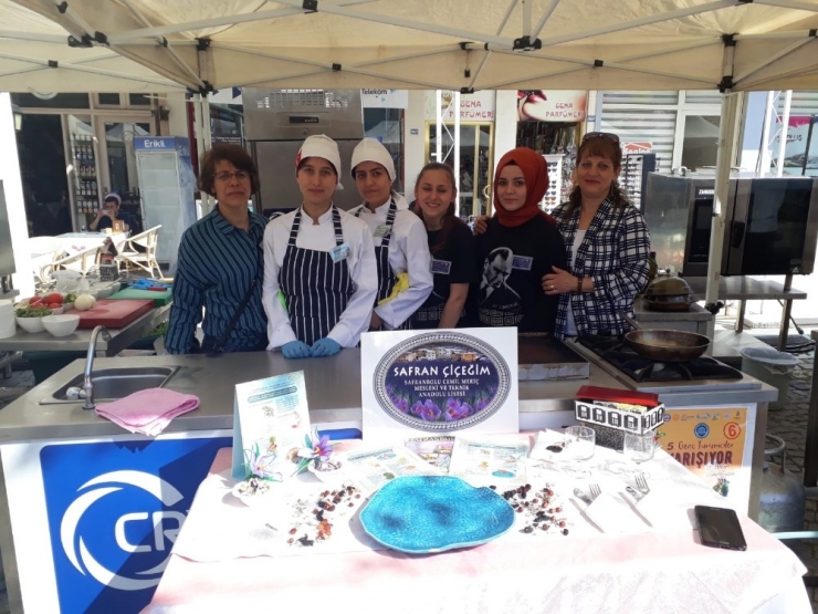 Safranbolulu Öğrenciler Çeşme’den Ödülle Döndü