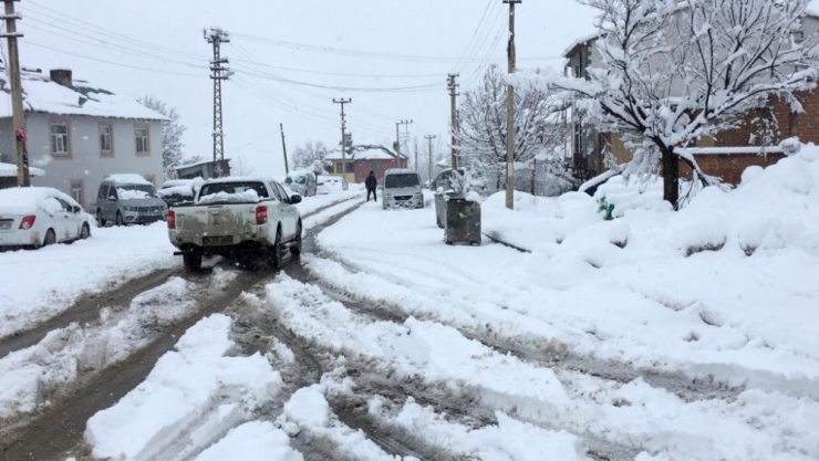 Bingöl’ün İlçeleri Beyaza Büründü