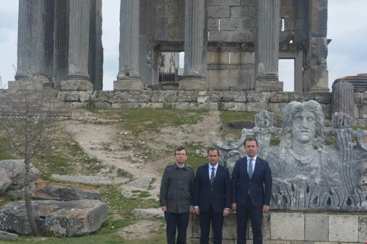 Kaymakamlar Antik Kent’te Buluştular