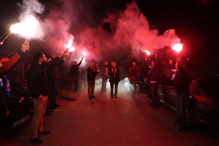 Beykoz Belediye Başkan Adayı Murat Aydın’a Meşaleli Karşılama