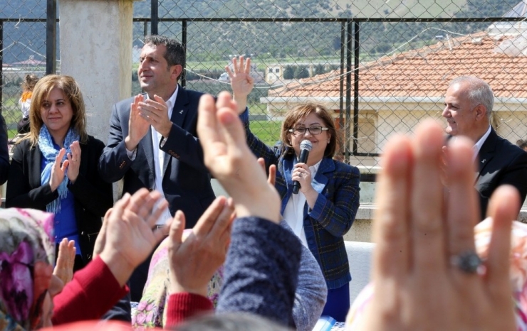 Gaziantep’te Fatma Şahin Farklı Kazandı