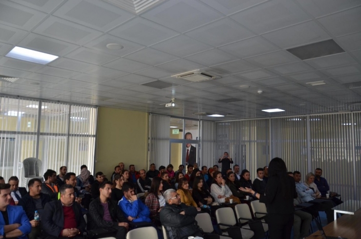 Antrenör Ve Sportif Eğitim Uzmanlarına Koruyucu Aile Eğitimi Verildi