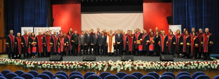 Omü 44 Yılını Törenle Kutladı