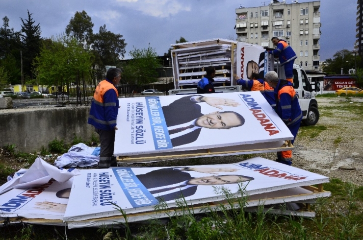 Hüseyin Sözlü’nün Seçim Afişleri Toplandı