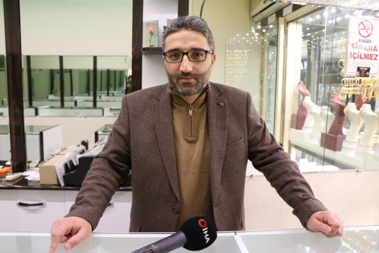 Altına Seçim Freni