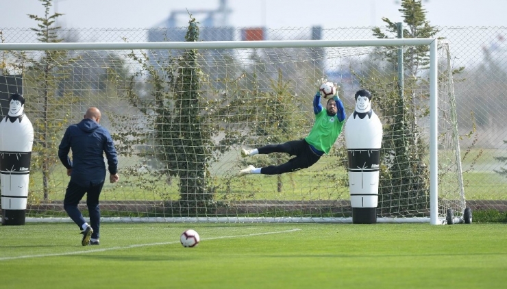 A. Konyaspor’da M. Başakşehir Hazırlıklarını Sürdürüyor